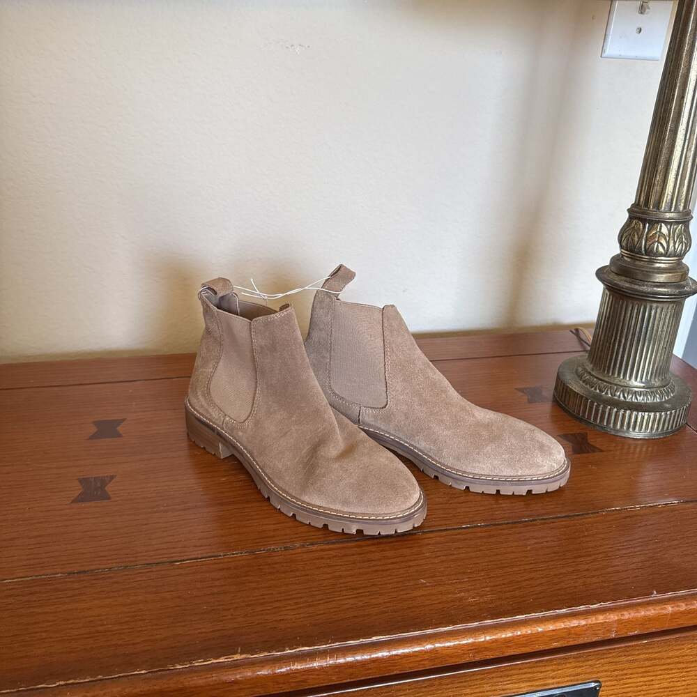 Steve Madden Women Leopold Pull On Chelsea Booties Size US 7 Oatmeal Suede